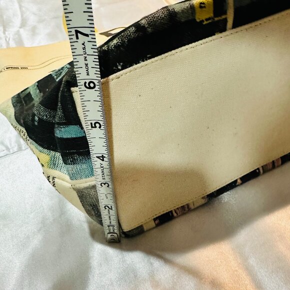 VNT DKNY Donna Karan New York City Sidewalks Landscape Canvas Tote, (NWOT) - Picture 15 of 16